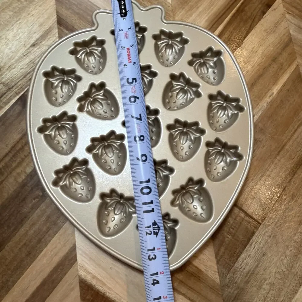 Nordic Ware Strawberry Patch Bites Non-Stick Aluminum Cake Pan Silver .43 Liter